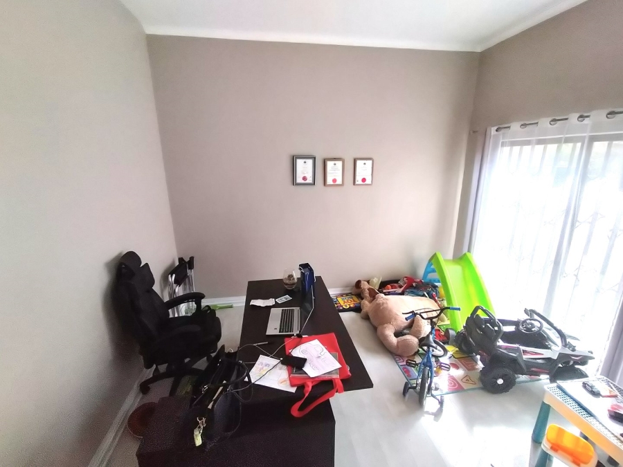 3 Bedroom Property for Sale in Langenhovenpark Free State
